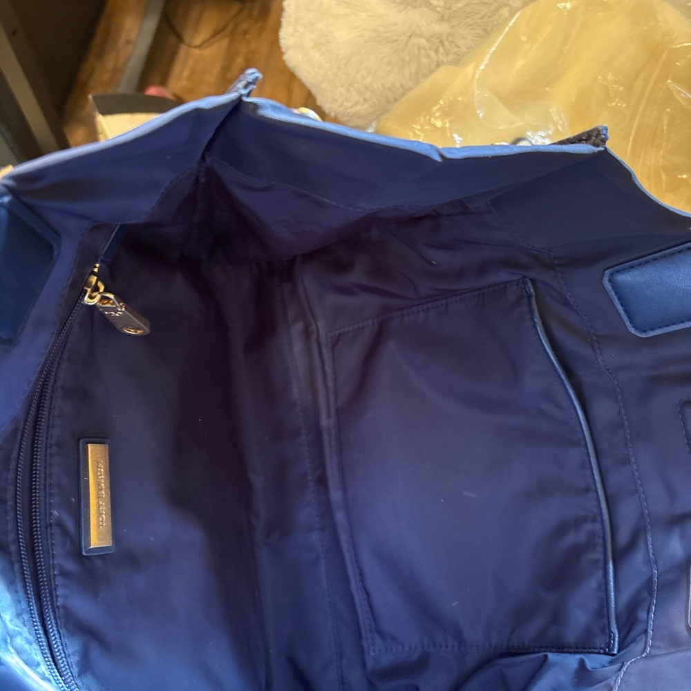 Tory Burch Navy Blue Tote Bag EUC!! - Picture 3 of 4